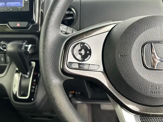 ホンダ Ｎ ＢＯＸ G L ホンダセンシング 千葉県 2018(平30)年 4.6万km ルナシルバーM 禁煙車/純正メモリナビ/　CD/Bluetooth/片側パワースライドドア/ホンダセンシング/●衝突軽減ブレーキ〈CMBS〉/●誤発進抑制機能/●後方誤発進抑制機能/●歩行者事故低減ステアリング/●路外逸脱抑制機能/●ACC〈アダプティブ・クルーズ・コントロール〉/●LKAS〈車線維持支援システム〉/●オートハイビーム/●先行車発進お知らせ機能/●標識認識機能/ビルトインETC/スマートキー&プッシュスタート/LEDヘッドライト/フォグライト/純正14インチアルミホイール