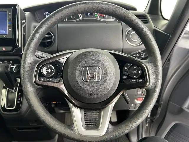 ホンダ Ｎ ＢＯＸ G L ホンダセンシング 千葉県 2018(平30)年 4.6万km ルナシルバーM 禁煙車/純正メモリナビ/　CD/Bluetooth/片側パワースライドドア/ホンダセンシング/●衝突軽減ブレーキ〈CMBS〉/●誤発進抑制機能/●後方誤発進抑制機能/●歩行者事故低減ステアリング/●路外逸脱抑制機能/●ACC〈アダプティブ・クルーズ・コントロール〉/●LKAS〈車線維持支援システム〉/●オートハイビーム/●先行車発進お知らせ機能/●標識認識機能/ビルトインETC/スマートキー&プッシュスタート/LEDヘッドライト/フォグライト/純正14インチアルミホイール