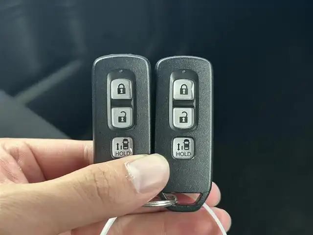 ホンダ Ｎ ＢＯＸ G L ホンダセンシング 千葉県 2018(平30)年 4.6万km ルナシルバーM 禁煙車/純正メモリナビ/　CD/Bluetooth/片側パワースライドドア/ホンダセンシング/●衝突軽減ブレーキ〈CMBS〉/●誤発進抑制機能/●後方誤発進抑制機能/●歩行者事故低減ステアリング/●路外逸脱抑制機能/●ACC〈アダプティブ・クルーズ・コントロール〉/●LKAS〈車線維持支援システム〉/●オートハイビーム/●先行車発進お知らせ機能/●標識認識機能/ビルトインETC/スマートキー&プッシュスタート/LEDヘッドライト/フォグライト/純正14インチアルミホイール