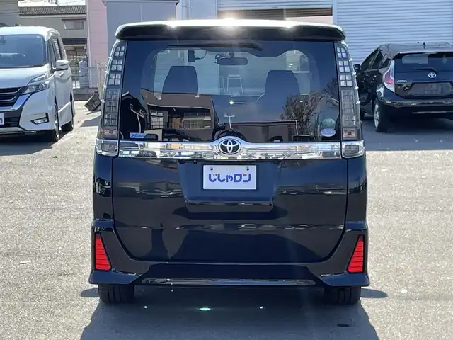 トヨタ ヴォクシー ZS 煌 宮城県 2015(平27)年 14.4万km ブラック (株)IDOMが運営する【じしゃロン仙台店】の自社ローン専用車両になりますこちらは現金またはオートローンご利用時の価格です。自社ローンご希望の方は別途その旨お申付け下さい/両側パワースライドドア/メモリナビ/後席モニター/フルセグ/Bluetooth/バックカメラ/CD/DVD/ビルトインETC/前後ドラレコ/ASSURAレーダー/LEDヘッドライト/純正16インチAW