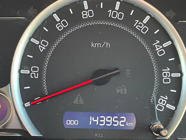 トヨタ ヴォクシー ZS 煌 宮城県 2015(平27)年 14.4万km ブラック (株)IDOMが運営する【じしゃロン仙台店】の自社ローン専用車両になりますこちらは現金またはオートローンご利用時の価格です。自社ローンご希望の方は別途その旨お申付け下さい/両側パワースライドドア/メモリナビ/後席モニター/フルセグ/Bluetooth/バックカメラ/CD/DVD/ビルトインETC/前後ドラレコ/ASSURAレーダー/LEDヘッドライト/純正16インチAW