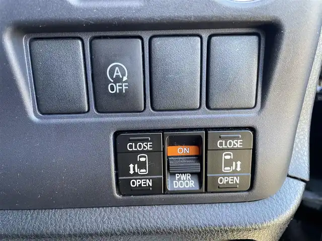 トヨタ ヴォクシー ZS 煌 宮城県 2015(平27)年 14.4万km ブラック (株)IDOMが運営する【じしゃロン仙台店】の自社ローン専用車両になりますこちらは現金またはオートローンご利用時の価格です。自社ローンご希望の方は別途その旨お申付け下さい/両側パワースライドドア/メモリナビ/後席モニター/フルセグ/Bluetooth/バックカメラ/CD/DVD/ビルトインETC/前後ドラレコ/ASSURAレーダー/LEDヘッドライト/純正16インチAW