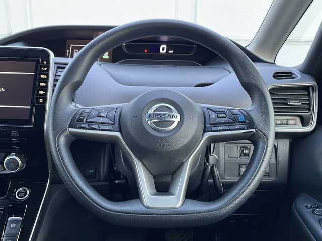 日産 セレナ X V 岩手県 2019(令1)年 7.6万km カシミヤグレージュ プロパイロット　純正9型ナビ　全周囲カメラ　Bluetooth　DVD再生　クルーズコントロール　両側パワースライドドア　オートライト/ハイビーム　コーナーセンサー　Fフォグ　ドラレコ　スマートキー