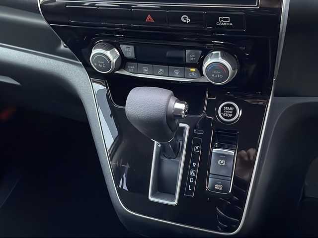 日産 セレナ X V 岩手県 2019(令1)年 7.6万km カシミヤグレージュ プロパイロット　純正9型ナビ　全周囲カメラ　Bluetooth　DVD再生　クルーズコントロール　両側パワースライドドア　オートライト/ハイビーム　コーナーセンサー　Fフォグ　ドラレコ　スマートキー