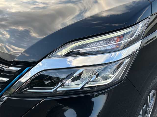 日産 セレナ e－パワー ハイウェイスター V 佐賀県 2020(令2)年 5.5万km ダイヤモンドブラック 純正10インチナビ(AM/FM/CD/DVD/Bluetooth/フルセグ)/純正11インチフリップダウンモニター/両側パワースライドドア/アラウンドビューモニター/プロパイロット/エマージェンシーブレーキ/レーンキープアシスト/スマートルームミラー/ビルトインETC/前方ドライブレコーダー/レザー調シートカバー/LEDヘッドライト/オートライト/純正15インチアルミホイール/純正フロアマット/スペアキー