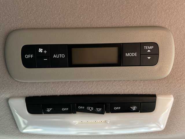 日産 セレナ e－パワー ハイウェイスター V 佐賀県 2020(令2)年 5.5万km ダイヤモンドブラック 純正10インチナビ(AM/FM/CD/DVD/Bluetooth/フルセグ)/純正11インチフリップダウンモニター/両側パワースライドドア/アラウンドビューモニター/プロパイロット/エマージェンシーブレーキ/レーンキープアシスト/スマートルームミラー/ビルトインETC/前方ドライブレコーダー/レザー調シートカバー/LEDヘッドライト/オートライト/純正15インチアルミホイール/純正フロアマット/スペアキー