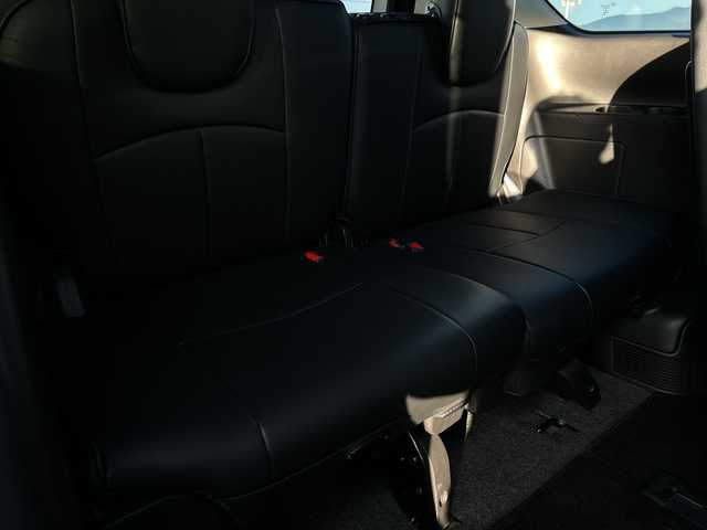 日産 セレナ e－パワー ハイウェイスター V 佐賀県 2020(令2)年 5.5万km ダイヤモンドブラック 純正10インチナビ(AM/FM/CD/DVD/Bluetooth/フルセグ)/純正11インチフリップダウンモニター/両側パワースライドドア/アラウンドビューモニター/プロパイロット/エマージェンシーブレーキ/レーンキープアシスト/スマートルームミラー/ビルトインETC/前方ドライブレコーダー/レザー調シートカバー/LEDヘッドライト/オートライト/純正15インチアルミホイール/純正フロアマット/スペアキー