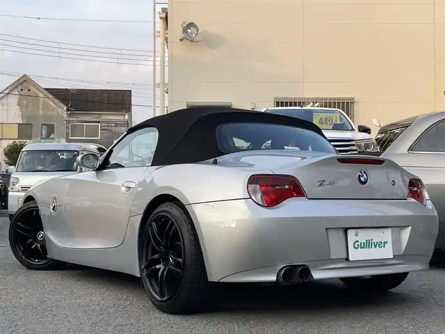 ＢＭＷ Ｚ４ ロードスター 2．5i 和歌山県 2006(平18)年 2.6万km チタンシルバーM 赤レザーシート/前席シートヒーター/HIDヘッドライト/社外フロントリップスポイラー/社外18インチアルミホイール/社外マフラー/ETC
