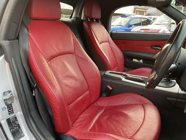 ＢＭＷ Ｚ４ ロードスター 2．5i 和歌山県 2006(平18)年 2.6万km チタンシルバーM 赤レザーシート/前席シートヒーター/HIDヘッドライト/社外フロントリップスポイラー/社外18インチアルミホイール/社外マフラー/ETC