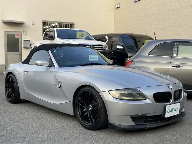 ＢＭＷ Ｚ４ ロードスター 2．5i 和歌山県 2006(平18)年 2.6万km チタンシルバーM 赤レザーシート/前席シートヒーター/HIDヘッドライト/社外フロントリップスポイラー/社外18インチアルミホイール/社外マフラー/ETC