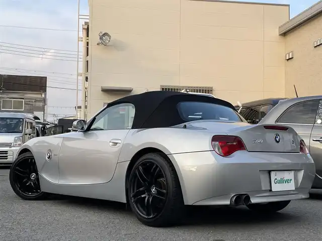 ＢＭＷ Ｚ４ ロードスター 2．5i 和歌山県 2006(平18)年 2.6万km チタンシルバーM 赤レザーシート/前席シートヒーター/HIDヘッドライト/社外フロントリップスポイラー/社外18インチアルミホイール/社外マフラー/ETC