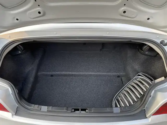 ＢＭＷ Ｚ４ ロードスター 2．5i 和歌山県 2006(平18)年 2.6万km チタンシルバーM 赤レザーシート/前席シートヒーター/HIDヘッドライト/社外フロントリップスポイラー/社外18インチアルミホイール/社外マフラー/ETC