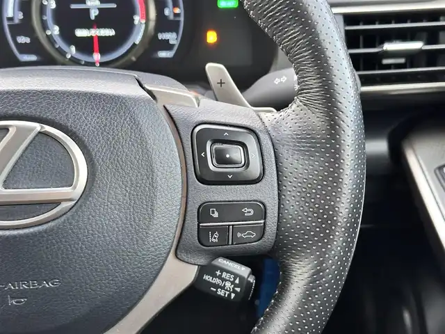 レクサス ＩＳ 300h Fスポーツ 宮城県 2017(平29)年 6.5万km グラファイトブラックガラスフレーク セーフティシステムプラス/・プリクラッシュセーフティ/・レーンディパーチャーアラート/・オートマチックハイビーム/・レーダークルーズコントロール/純正ナビ/・CD/DVD/・Bluetooth/・フルセグTV/・音楽録音機能/バックモニター/ビルトインETC2.0/ドライブレコーダー/ハーフレザーシート/シートヒーター/パワーシート/革巻きステアリング/ステアリングスイッチ/パドルシフト/MTモード付AT/LEDヘッドランプ/LEDデイライト/オートライト/電動格納ミラー/純正18インチAW/純正フロアマット/W/サイド/ニー/カーテンエアバッグ