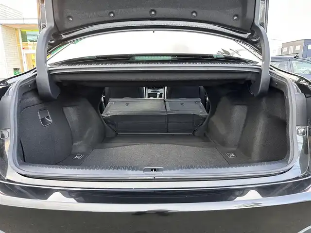 レクサス ＩＳ 300h Fスポーツ 宮城県 2017(平29)年 6.5万km グラファイトブラックガラスフレーク セーフティシステムプラス/・プリクラッシュセーフティ/・レーンディパーチャーアラート/・オートマチックハイビーム/・レーダークルーズコントロール/純正ナビ/・CD/DVD/・Bluetooth/・フルセグTV/・音楽録音機能/バックモニター/ビルトインETC2.0/ドライブレコーダー/ハーフレザーシート/シートヒーター/パワーシート/革巻きステアリング/ステアリングスイッチ/パドルシフト/MTモード付AT/LEDヘッドランプ/LEDデイライト/オートライト/電動格納ミラー/純正18インチAW/純正フロアマット/W/サイド/ニー/カーテンエアバッグ