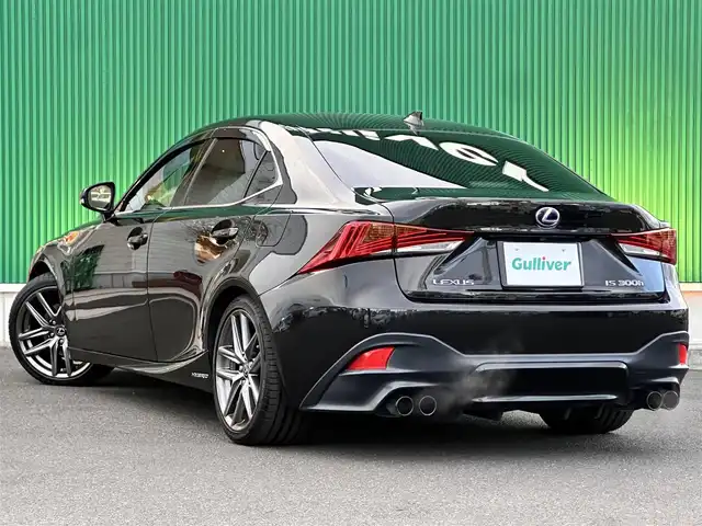 レクサス ＩＳ 300h Fスポーツ 宮城県 2017(平29)年 6.5万km グラファイトブラックガラスフレーク セーフティシステムプラス/・プリクラッシュセーフティ/・レーンディパーチャーアラート/・オートマチックハイビーム/・レーダークルーズコントロール/純正ナビ/・CD/DVD/・Bluetooth/・フルセグTV/・音楽録音機能/バックモニター/ビルトインETC2.0/ドライブレコーダー/ハーフレザーシート/シートヒーター/パワーシート/革巻きステアリング/ステアリングスイッチ/パドルシフト/MTモード付AT/LEDヘッドランプ/LEDデイライト/オートライト/電動格納ミラー/純正18インチAW/純正フロアマット/W/サイド/ニー/カーテンエアバッグ