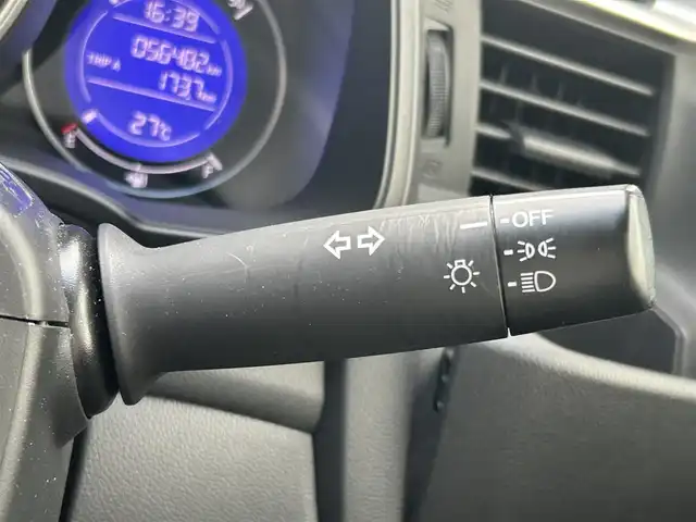 ホンダ フィット 13G Fパッケージ 福島県 2015(平27)年 5.7万km プレミアムホワイトパール 社外ナビゲーション/型番：CN-R300D/【CD/DVD/SD/BT/TV】/バックカメラ/ビルトインETC/アイドリングストップ/純正フロアマット/ドアバイザー