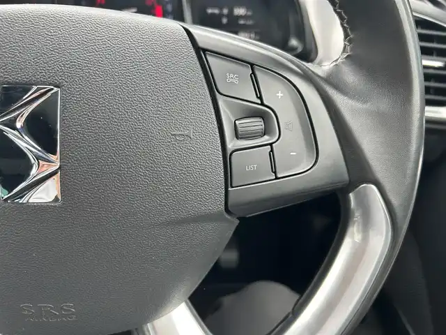 シトロエン ＤＳ５ ホワイトメロディ 島根県 2015(平27)年 8.7万km ブランナクレ 純正オーディオ/（Ｂｌｕｅｔｏｏｔｈ/ＣＤ/ＡＵＸ/AM・FMラジオ）/ＥＴＣ/バックカメラ/レザーシート/前後コーナーセンサー/コックピットルーフ/パワーシート/温度調整機能付きシートヒーター/自動防眩ミラー/ヘッドアップディスプレイ/アクティブランバーサポート