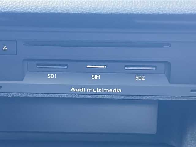 アウディ Ａ３ スポーツバック 1．4 TFSI 愛知県 2017(平29)年 9.6万km コスモスブルーM 純正ナビ/フルセグTV・CD・DVD・Bluetooth・SD/バックカメラ/クルーズコントロール/パークトロニック/2.0ETC/スマートキー/プッシュスタート/ステアリングスイッチ/電動格納ミラー/アイドリングストップ/ドライバーアシスト/ISOFIX/横滑り防止装置/純正フロアマット/保証書/取扱説明書/スペアキー