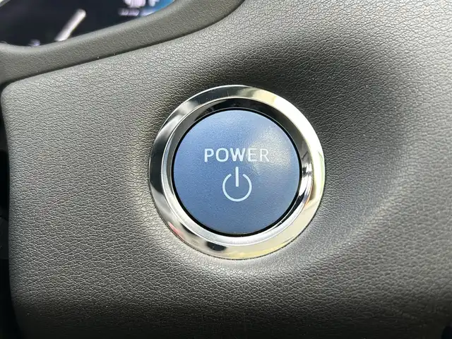 トヨタ クラウン ハイブリッド RS 島根県 2021(令3)年 9.3万km プレシャスホワイトパール 後期型/純正ナビ/CD/DVD/DTV/Bluetooth/バックカメラ/レーダークルーズコントロール/LEDオートライト/オートハイビーム/クリアランスソナー /BSM/ハーフレザー調シート/シートヒーター /パワーシート/ステアリングスイッチ/スマートキー/プッシュスタート /純正フロアマット/ドアバイザー/ビルトインETC