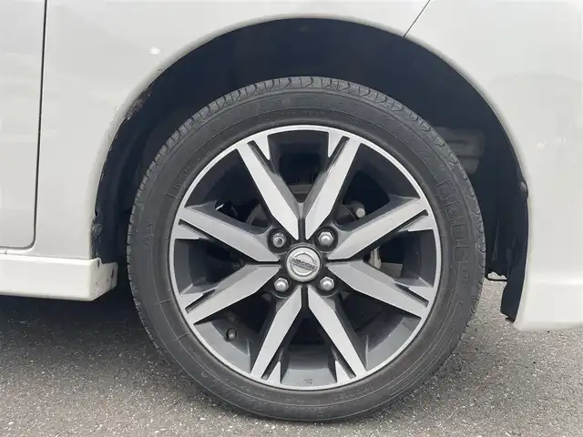 日産 デイズ ルークス ハイウェイスターX Gパッケージ 茨城県 2017(平29)年 5.3万km ホワイトパール 純正ナビ/【FM・AM・TV・BT】/衝突軽減システム/アイドリングストップ/全方位カメラ/両側パワスラ/純フロアマット/純正15インチAW/オートライト/LED/ステアリングリモコン/ドアバイザー/スマートキー/スペアキー有/プッシュスタート