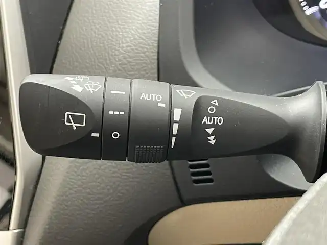トヨタ ランドクルーザー プラド TX Lパッケージ 愛知県 2022(令4)年 1.8万km アティチュードブラックマイカ メーカー9型ＤＡナビ/ETC2.0/全方位カメラ/ベージュ内装/本革シート/パワーシート/7人乗り/サンルーフ/ルーフレール/19インチアルミホイール/スペアタイヤ/BSM/レーダークルーズコントロール/禁煙車