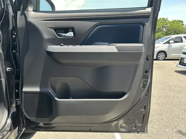 トヨタ ルーミー カスタムG 静岡県 2021(令3)年 1.2万km ブラックマイカメタリック 社外ナビ（AM/FM/BT/CD/DVD）/フルセグTV/バックカメラ/レーダークルーズコントロール/両側パワースライドドア/ETC/純正AW/LEDヘッドライト/スマートキー/スペアキー1本/クリアランスソナー/プッシュスタート