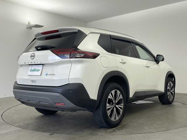 日産 エクストレイル X 兵庫県 2022(令4)年 2.4万km ブリリアントホワイトパール ・ワンオーナー/・NissanConnectナビゲーションシステム（地デジ内蔵）/・インテリジェントアラウンドビューモニター/・ビルトインETC2.0/・インテリジェントルームミラー/・前後ドライブレコーダー/・防水シート/・前席パワーシート/・運転席メモリ機能付き/・前席シートヒーター/・LEDヘッドライト/・NissanConnect専用車載通信ユニット/・USB電源ソケット/・100VAC電源（1500W）/・プロパイロット緊急停止支援システム/・SOSコール/・革巻きステアリング/・ハイビームアシスト/・インテリジェント エマージェンシーブレーキ/・踏み間違い衝突防止アシスト/・標識検知機能/・インテリジェント FCW（前方衝突予測警報）/・インテリジェント DA（ふらつき警報）/・インテリジェント LI （車線逸脱防止支援システム）/・LDW（車線逸脱警報）/・インテリジェント BSI（後側方衝突防止支援システム）/・BSW（後側方車両検知警報）/・RCTA（後退時車両検知警報