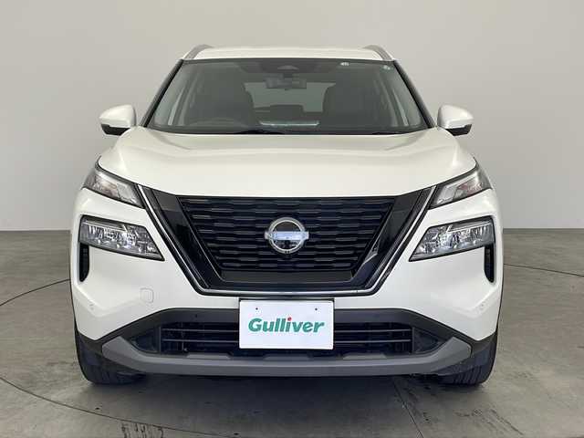 日産 エクストレイル X 兵庫県 2022(令4)年 2.4万km ブリリアントホワイトパール ・ワンオーナー/・NissanConnectナビゲーションシステム（地デジ内蔵）/・インテリジェントアラウンドビューモニター/・ビルトインETC2.0/・インテリジェントルームミラー/・前後ドライブレコーダー/・防水シート/・前席パワーシート/・運転席メモリ機能付き/・前席シートヒーター/・LEDヘッドライト/・NissanConnect専用車載通信ユニット/・USB電源ソケット/・100VAC電源（1500W）/・プロパイロット緊急停止支援システム/・SOSコール/・革巻きステアリング/・ハイビームアシスト/・インテリジェント エマージェンシーブレーキ/・踏み間違い衝突防止アシスト/・標識検知機能/・インテリジェント FCW（前方衝突予測警報）/・インテリジェント DA（ふらつき警報）/・インテリジェント LI （車線逸脱防止支援システム）/・LDW（車線逸脱警報）/・インテリジェント BSI（後側方衝突防止支援システム）/・BSW（後側方車両検知警報）/・RCTA（後退時車両検知警報