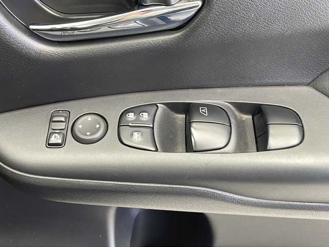 日産 セレナ e－パワー ハイウェイスター V 千葉県 2022(令4)年 3.5万km ブリリアントホワイトパール プロパイロット/エマージェンシーブレーキ/ロードサインアシスト/ブラインドスポットモニター/レーダークルーズコントロール/後側方支援/アラウンドビューカメラ/オートホールド/電動パーキングブレーキ/コーナーセンサー/純正１０インチナビ【CD DVD　BD　BT　DTV)/フリップダウンモニター/前方ドライブレコーダー/ETC/両側パワースライドドア/純正フロアマット