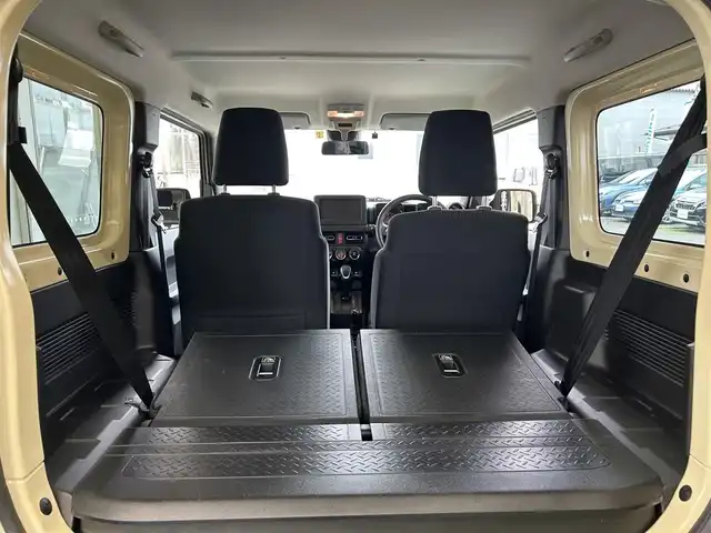 スズキ ジムニー XC 宮城県 2023(令5)年 1.3万km シフォンアイボリーM ワンオーナー/４WD/クルーズコントロール/車線逸脱警報システム/衝突被害軽減装置/ヒルディセントコントロール/ミラーヒーター/シートヒーター/ヘッドライトウォッシャー/オートライト/LEDライト/ETC/保証書/サマータイヤ純正AW（１７５/80R16）５ｍｍ