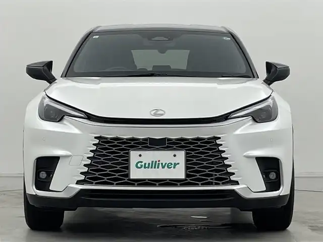 レクサス ＬＢＸ クール 群馬県 2024(令6)年 0.9万km パールⅡ アドバンスドパーク/パーキングサポートブレーキ（周囲静止物）/純正前後ドライブレコーダー/――――――/純正9.8インチディスプレイオーディオ/（BT/USB/AM/FM/Miracast/Android Auto/Apple Car Play）/パノラミックビューモニター/レクサスセーフティプラス/・プリクラッシュセーフティ/・レーンディパーチャーアラート/・レーントレーシングアシスト/・レーダークルーズコントロール/・アダプティブハイビーム/・ドライバー異常時対応システム/・ロードサインアシスト/・発進遅れ告知/・プロアクティブドライビングアシスト/ITS Connect/ブラインドスポットモニター/安心降車アシスト/パーキングサポートブレーキ/（前後方静止物/後方接近車両/後方歩行者）/LEDヘッドランプ/ビルトインETC2.0/前席シートヒーター/ハーフレザーシート/運転席シートメモリー/電動パーキングブレーキ