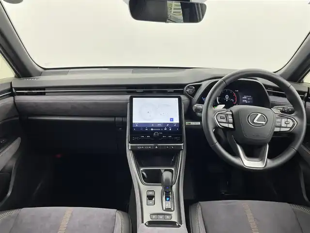 レクサス ＬＢＸ クール 群馬県 2024(令6)年 0.9万km パールⅡ アドバンスドパーク/パーキングサポートブレーキ（周囲静止物）/純正前後ドライブレコーダー/――――――/純正9.8インチディスプレイオーディオ/（BT/USB/AM/FM/Miracast/Android Auto/Apple Car Play）/パノラミックビューモニター/レクサスセーフティプラス/・プリクラッシュセーフティ/・レーンディパーチャーアラート/・レーントレーシングアシスト/・レーダークルーズコントロール/・アダプティブハイビーム/・ドライバー異常時対応システム/・ロードサインアシスト/・発進遅れ告知/・プロアクティブドライビングアシスト/ITS Connect/ブラインドスポットモニター/安心降車アシスト/パーキングサポートブレーキ/（前後方静止物/後方接近車両/後方歩行者）/LEDヘッドランプ/ビルトインETC2.0/前席シートヒーター/ハーフレザーシート/運転席シートメモリー/電動パーキングブレーキ