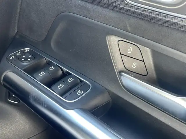 メルセデス・ベンツ Ｂ２００ｄ AMGライン 栃木県 2019(令1)年 1.7万km コスモスブラック レーダーセーフティーパック/レーダークルーズコントロール/ブラインドスポットモニター/レーンキープアシスト/ナビパッケージ/純正ナビ/（AM/FM/Bluetooth/USB)/フルセグTV/パワーシート/パワーバックドア （フットオープナー）/シートヒーター（D/N席）/ETC2.0/純正18インチアルミ