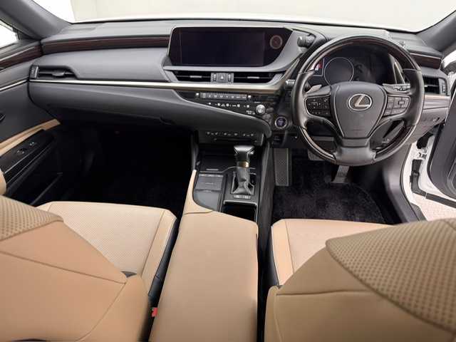 レクサス ＥＳ 300h 兵庫県 2021(令3)年 5.6万km ソニッククォーツ サンルーフ/レーザーシート/パワーシート/シートヒーター＆エアシーター/ハンドルヒーター/衝突軽減ブレーキ/純正メモリーナビ＆フルセグTV/（CD＆DVD＆BT＆SD）/ＴＶキッド/アラウンドビューモニター/ドラレコ/レーダークルーズコントロール/パドルシフト/純正ドアバイザー/オートライト＆ハイビーム/ＬＥＤライト/コーナーセンサー/フロアマット