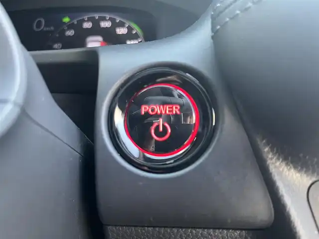 ホンダ ＺＲ－Ｖ ハイブリッド e:HEV Z 滋賀県 2023(令5)年 1.8万km スーパープラチナグレーメタリック ９インチホンダコネクトナビ/Bluetooth/フルセグTV/ホンダセンシング/渋滞追従機能付きアダプティブクルーズコントロール/車線維持支援システム/衝突被害軽減ブレーキ/路外逸脱抑制機能/標識認識機能/ブラインドスポットインフォメーション/パーキングセンサーシステム/後退出庫サポート/BOSEスピーカー/パドルシフト/全方位カメラ/純正ETC2.0/ワイヤレス充電/オートホールド/パワーシート/シートヒーター/ステアリングヒーター/パワーバックドア/LEDヘッドライト
