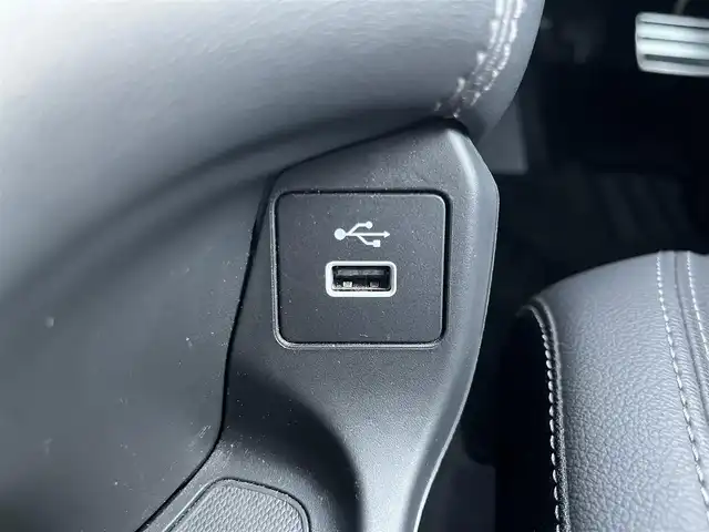 ホンダ ＺＲ－Ｖ ハイブリッド e:HEV Z 滋賀県 2023(令5)年 1.8万km スーパープラチナグレーメタリック ９インチホンダコネクトナビ/Bluetooth/フルセグTV/ホンダセンシング/渋滞追従機能付きアダプティブクルーズコントロール/車線維持支援システム/衝突被害軽減ブレーキ/路外逸脱抑制機能/標識認識機能/ブラインドスポットインフォメーション/パーキングセンサーシステム/後退出庫サポート/BOSEスピーカー/パドルシフト/全方位カメラ/純正ETC2.0/ワイヤレス充電/オートホールド/パワーシート/シートヒーター/ステアリングヒーター/パワーバックドア/LEDヘッドライト