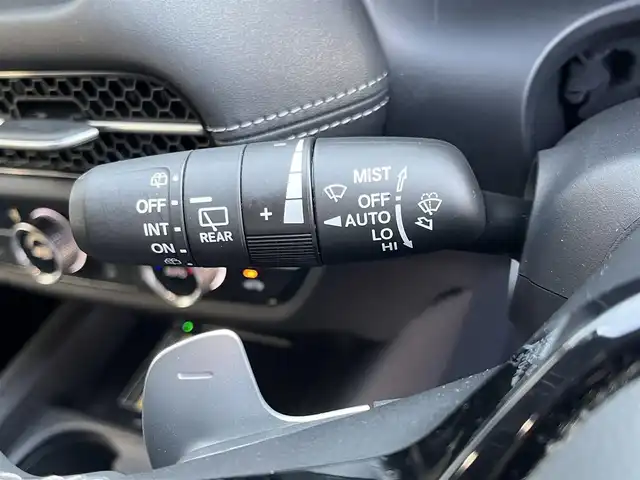ホンダ ＺＲ－Ｖ ハイブリッド e:HEV Z 滋賀県 2023(令5)年 1.8万km スーパープラチナグレーメタリック ９インチホンダコネクトナビ/Bluetooth/フルセグTV/ホンダセンシング/渋滞追従機能付きアダプティブクルーズコントロール/車線維持支援システム/衝突被害軽減ブレーキ/路外逸脱抑制機能/標識認識機能/ブラインドスポットインフォメーション/パーキングセンサーシステム/後退出庫サポート/BOSEスピーカー/パドルシフト/全方位カメラ/純正ETC2.0/ワイヤレス充電/オートホールド/パワーシート/シートヒーター/ステアリングヒーター/パワーバックドア/LEDヘッドライト