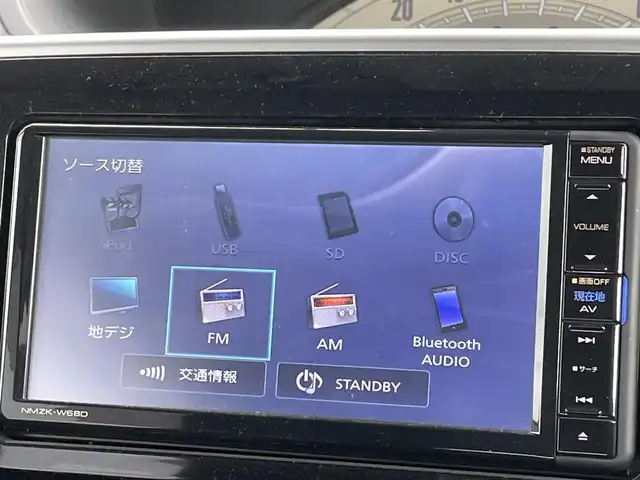 ダイハツ ムーヴ キャンバス X メイクアップ SA Ⅲ 埼玉県 2018(平30)年 11.7万km パールホワイトⅢ/スムースグレーマイカメタリック 2トーン (株)IDOMが運営する【じしゃロン鳩ヶ谷店】の自社ローン専用車両になりますこちらは現金またはオートローンご利用時の価格です。自社ローンご希望の方は別途その旨お申付け下さい/登録時122182km/両側スライドドア/純正SDナビ（NMZK-W68D）/  AM/FM/CD/DVD/MSV(SD)/BT/フルセグTV/バックカメラ/ETC/スマートアシスト3/　衝突回避支援ブレーキ機能/　車線逸脱警報機能/　誤発信抑制機能/　先行車発進お知らせ機能/　オートハイビーム/プッシュスタート/スマートキーx2/LEDヘッドライト/　オートライト/フォグランプ/後席ロールサンシェード/電動格納ミラー/ドアバイザー/純正フロアマット/取扱説明書