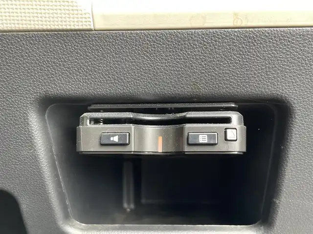 ダイハツ ムーヴ キャンバス X メイクアップ SA Ⅲ 埼玉県 2018(平30)年 11.7万km パールホワイトⅢ/スムースグレーマイカメタリック 2トーン (株)IDOMが運営する【じしゃロン鳩ヶ谷店】の自社ローン専用車両になりますこちらは現金またはオートローンご利用時の価格です。自社ローンご希望の方は別途その旨お申付け下さい/登録時122182km/両側スライドドア/純正SDナビ（NMZK-W68D）/  AM/FM/CD/DVD/MSV(SD)/BT/フルセグTV/バックカメラ/ETC/スマートアシスト3/　衝突回避支援ブレーキ機能/　車線逸脱警報機能/　誤発信抑制機能/　先行車発進お知らせ機能/　オートハイビーム/プッシュスタート/スマートキーx2/LEDヘッドライト/　オートライト/フォグランプ/後席ロールサンシェード/電動格納ミラー/ドアバイザー/純正フロアマット/取扱説明書