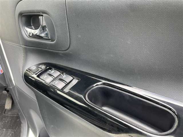 ダイハツ ムーヴ キャンバス X メイクアップ SA Ⅲ 埼玉県 2018(平30)年 11.7万km パールホワイトⅢ/スムースグレーマイカメタリック 2トーン (株)IDOMが運営する【じしゃロン鳩ヶ谷店】の自社ローン対象車両になります。こちらは現金ご利用時の価格です。自社ローンご希望の方は別途その旨お申付け下さい。/登録時122182km/両側スライドドア/純正SDナビ（NMZK-W68D）/  AM/FM/CD/DVD/MSV(SD)/BT/フルセグTV/バックカメラ/ETC/スマートアシスト3/　衝突回避支援ブレーキ機能/　車線逸脱警報機能/　誤発信抑制機能/　先行車発進お知らせ機能/　オートハイビーム/プッシュスタート/スマートキーx2/LEDヘッドライト/　オートライト/フォグランプ/後席ロールサンシェード/電動格納ミラー/ドアバイザー/純正フロアマット/取扱説明書