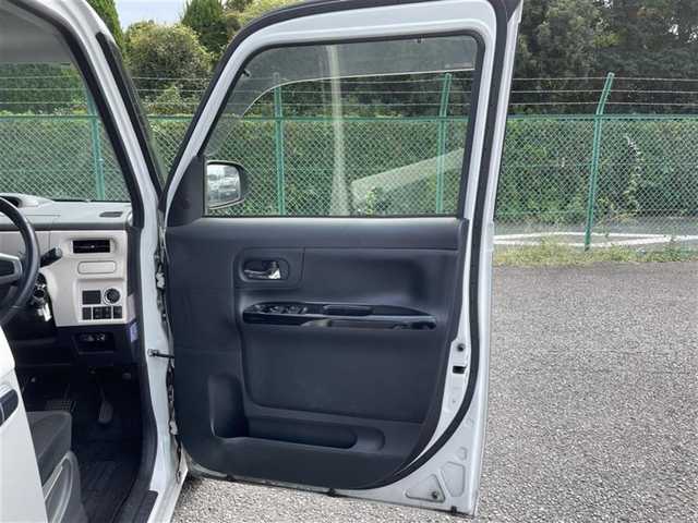 ダイハツ ムーヴ キャンバス X メイクアップ SA Ⅲ 埼玉県 2018(平30)年 11.7万km パールホワイトⅢ/スムースグレーマイカメタリック 2トーン (株)IDOMが運営する【じしゃロン鳩ヶ谷店】の自社ローン対象車両になります。こちらは現金ご利用時の価格です。自社ローンご希望の方は別途その旨お申付け下さい。/登録時122182km/両側スライドドア/純正SDナビ（NMZK-W68D）/  AM/FM/CD/DVD/MSV(SD)/BT/フルセグTV/バックカメラ/ETC/スマートアシスト3/　衝突回避支援ブレーキ機能/　車線逸脱警報機能/　誤発信抑制機能/　先行車発進お知らせ機能/　オートハイビーム/プッシュスタート/スマートキーx2/LEDヘッドライト/　オートライト/フォグランプ/後席ロールサンシェード/電動格納ミラー/ドアバイザー/純正フロアマット/取扱説明書