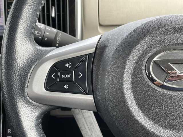 ダイハツ ムーヴ キャンバス X メイクアップ SA Ⅲ 埼玉県 2018(平30)年 11.7万km パールホワイトⅢ/スムースグレーマイカメタリック 2トーン (株)IDOMが運営する【じしゃロン鳩ヶ谷店】の自社ローン対象車両になります。こちらは現金ご利用時の価格です。自社ローンご希望の方は別途その旨お申付け下さい。/登録時122182km/両側スライドドア/純正SDナビ（NMZK-W68D）/  AM/FM/CD/DVD/MSV(SD)/BT/フルセグTV/バックカメラ/ETC/スマートアシスト3/　衝突回避支援ブレーキ機能/　車線逸脱警報機能/　誤発信抑制機能/　先行車発進お知らせ機能/　オートハイビーム/プッシュスタート/スマートキーx2/LEDヘッドライト/　オートライト/フォグランプ/後席ロールサンシェード/電動格納ミラー/ドアバイザー/純正フロアマット/取扱説明書