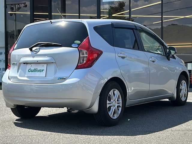 日産 ノート X DIG－S エマージェンシーB 大阪府 2014(平26)年 2.7万km ブリリアントシルバー 純正ナビ　純正フロアマット フルセグＴＶ　バックカメラ　衝突被害軽減システム　社外１４インチアルミホイール　ＥＴＣ　フォグランプ　スマートキー