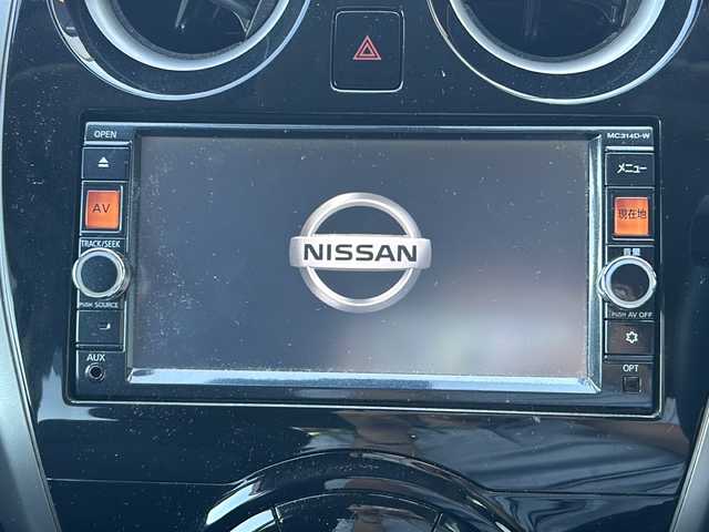 日産 ノート X DIG－S エマージェンシーB 大阪府 2014(平26)年 2.7万km ブリリアントシルバー 純正ナビ　純正フロアマット フルセグＴＶ　バックカメラ　衝突被害軽減システム　社外１４インチアルミホイール　ＥＴＣ　フォグランプ　スマートキー