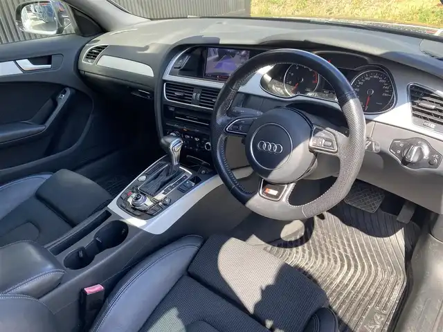 アウディ Ａ４ アバント 2．0 TFSI 福岡県 2015(平27)年 9.7万km ミトスブラックメタリック アダプティブクルーズコントロール/レーンキープアシスト/アシスタンスパッケージ/ハーフレザーシート/前席シートヒーター/純正ナビ/フルセグTV/バックカメラ/Bluetooth/パワーバックドア/オートライト/前後コーナーセンサー　/純正１８インチアルミホイール　/ETC