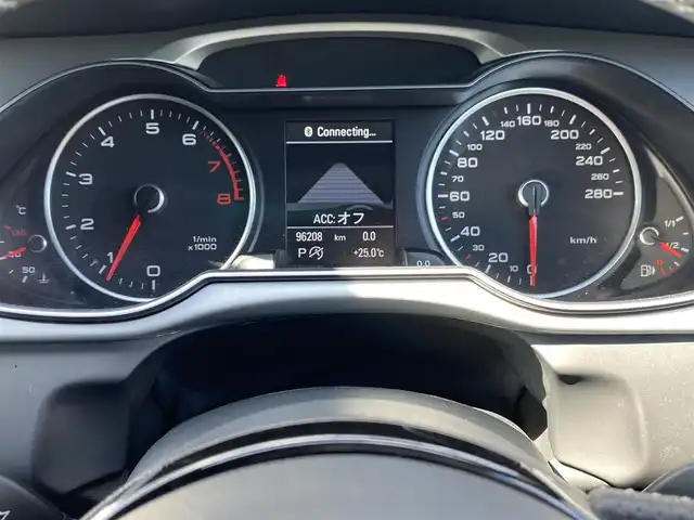アウディ Ａ４ アバント 2．0 TFSI 福岡県 2015(平27)年 9.7万km ミトスブラックメタリック アダプティブクルーズコントロール/レーンキープアシスト/アシスタンスパッケージ/ハーフレザーシート/前席シートヒーター/純正ナビ/フルセグTV/バックカメラ/Bluetooth/パワーバックドア/オートライト/前後コーナーセンサー　/純正１８インチアルミホイール　/ETC