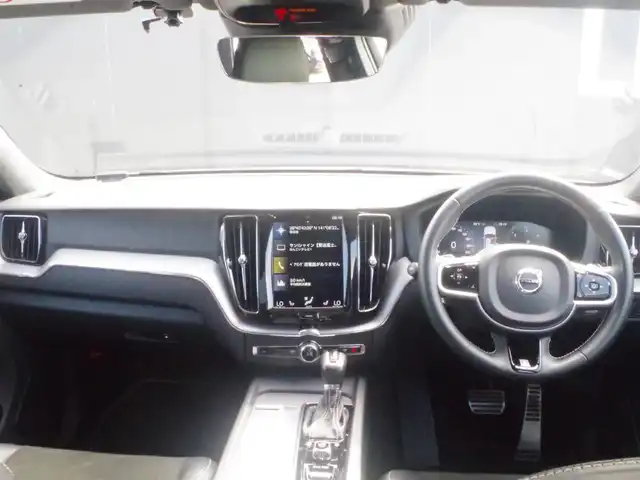 ボルボ ＸＣ６０ D4 AWD Rデザイン 岩手県 2018(平30)年 3.5万km クリスタルホワイトP インテリセーフ /LKA/BLIS/CTA/ACC/純正ナビ/フルセグTV/全方位カメラ/パノラマSR/ハーフレザー /パワーシート /シートヒーター /LEDライト/Pバックドア