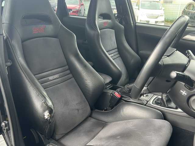 スバル インプレッサ ＷＲＸ STi 愛知県 2008(平20)年 13万km オブシディアンブラックパール STAレカロシート/社外アルミホイール(ホットスタッフクロススピード)/STAエアロ(フロント、リア)/STAブースター/ブースターメーター/STAステアリング/KENWOOD社外スピーカー/STAブレーキパッド/社外ナビ(Panasonic)DVD/TV/BT/フルセグTV/バックカメラ/ドライブレコーダー(フロント)/革巻きステアリング/ハーフレザーシート/ドアバイザー/社外フロアマット/ミラーウィンカー/電格ミラー/4WD/プッシュスタート/ETC/SI-DRIVE/マルチモードDCCD/VDC/スマートキー/スペアキー/取扱説明書/保証書/記録簿