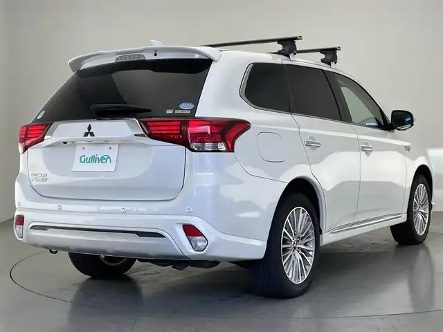 三菱 アウトランダー ＰＨＥＶ G プラスパッケージ 愛知県 2020(令2)年 2.2万km シルキーホワイト 純正8型ディスプレイオーディオ/全方位カメラ/禁煙車/ETC/ハーフレザーシート/シートヒーター/ミラー型ドライブレコーダー/ステアリングヒーター/追従式クルーズコントロール/衝突軽減ブレーキ/パドルシフト/LEDライト