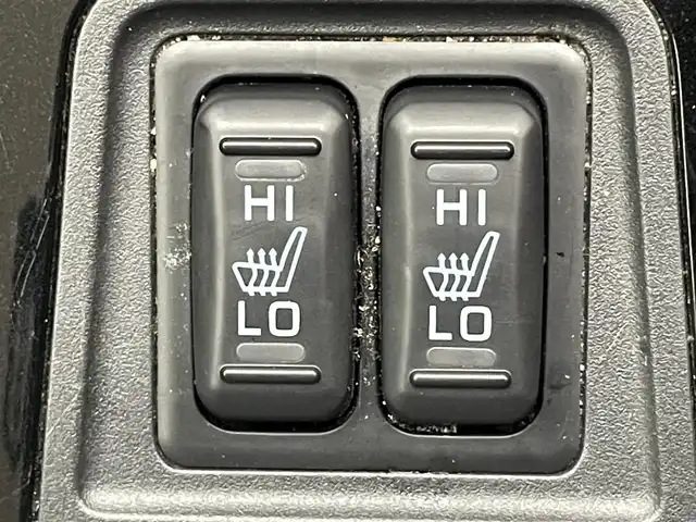 三菱 アウトランダー ＰＨＥＶ G プラスパッケージ 愛知県 2020(令2)年 2.2万km シルキーホワイト 純正8型ディスプレイオーディオ/全方位カメラ/禁煙車/ETC/ハーフレザーシート/シートヒーター/ミラー型ドライブレコーダー/ステアリングヒーター/追従式クルーズコントロール/衝突軽減ブレーキ/パドルシフト/LEDライト